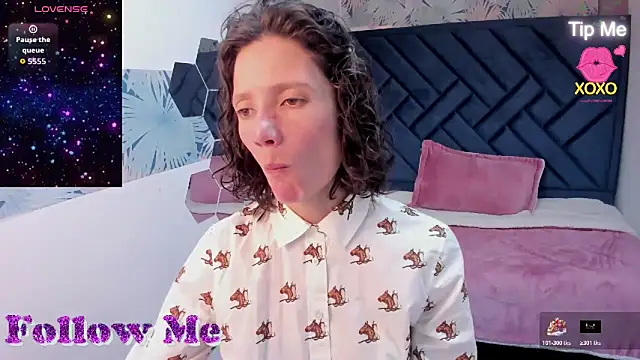Snapshot of Valery_More__ chatting on 06.19.26 Valery More online show from 06.19.26