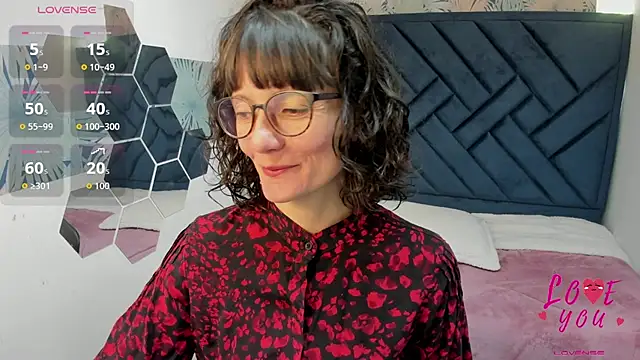 Snapshot of Valery_More__ chatting on 06.27.26 Valery More online show from 06.27.26