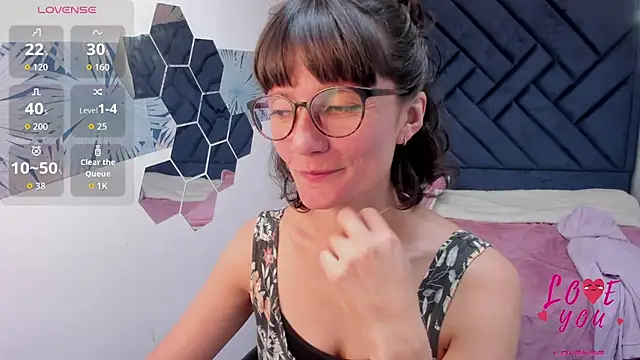 Snapshot of Valery_More__ chatting on 07.06.26 Valery More online show from 07.06.26