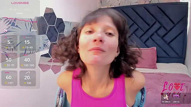 Snapshot of Valery_More__ chatting on 07.08.26 Valery More online show from 07.08.26