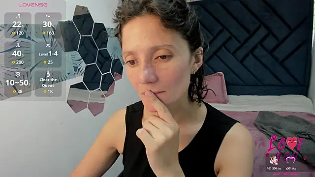 Snapshot of Valery_More__ chatting on 07.09.26 Valery More online show from 07.09.26