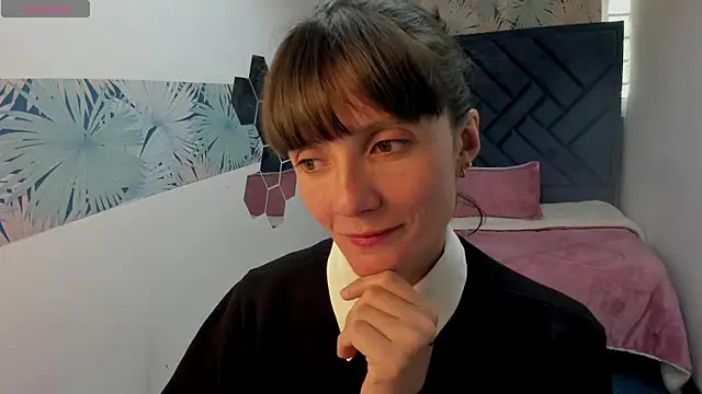 Snapshot of Valery_More__ chatting on 07.31.26 Valery More online show from 07.31.26