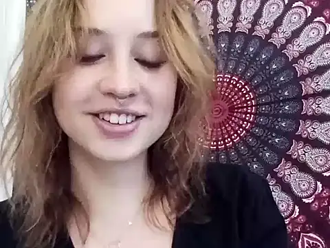 Snapshot of AdalynKiss chatting on 10.10.25 AdalynKiss online show from 10.10.25