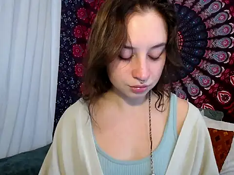 AdalynKiss online show from 11.17.25