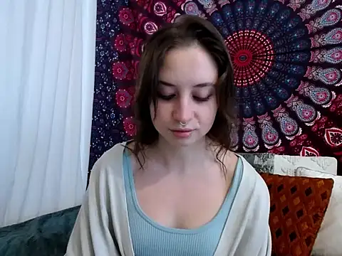 AdalynKiss online show from 11.26.25