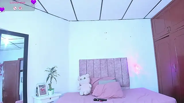 Mila 1wood online show from 03.10.26