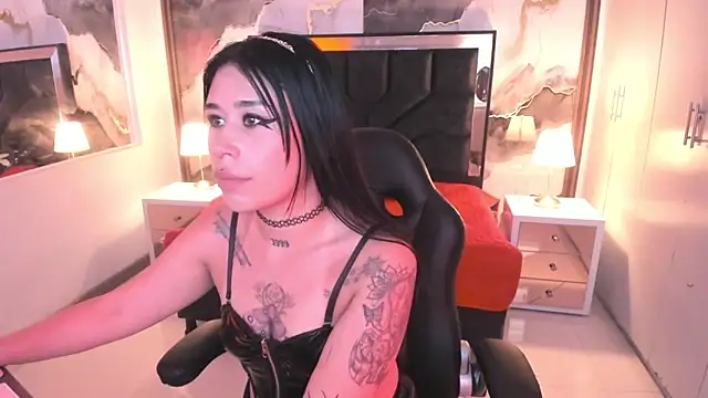 SusanVilla online show from 04.04.26