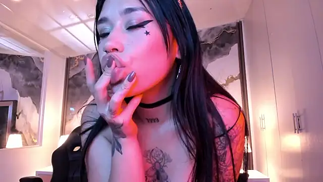 SusanVilla online show from 04.16.26