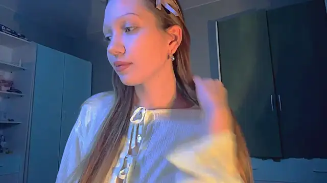 EmiIyKitty online show from 10.05.25