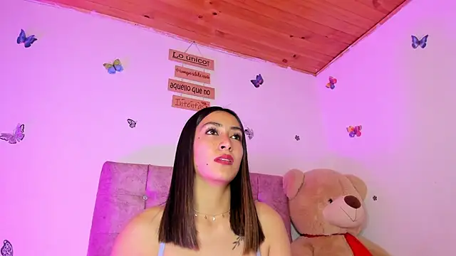 Snapshot of Lia_Roses3x chatting on 05.16.26 Lia Roses3x online show from 05.16.26
