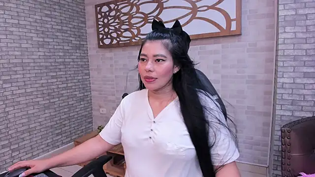 Alisonn Doll online show from 10.14.25