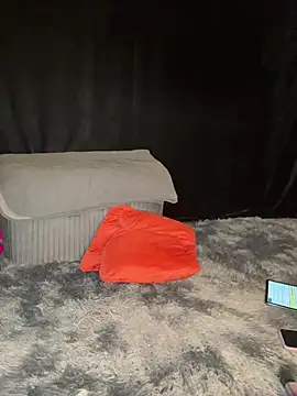 SaraNoir80 online show from 04.17.26