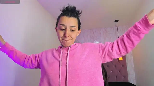 Iris  77 online show from 11.08.25