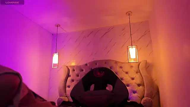 Iris  77 online show from 12.16.25