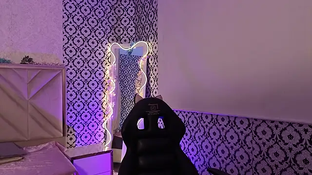 Ixchel tay online show from 02.04.26