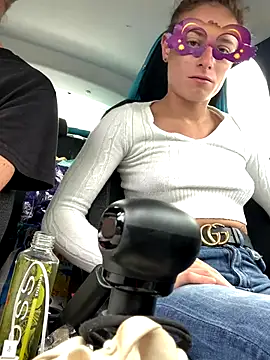 GoldenPussy1329 online show from 10.15.25