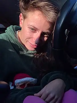 GoldenPussy1329 online show from 11.18.25