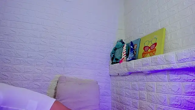 Snapshot of MelanyHarrysHH chatting on 10.06.25 MelanyHarrysHH online show from 10.06.25