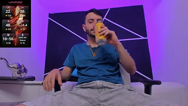 VynnyBlacke  online show from 10.13.25