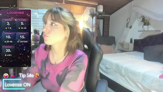 Snapshot of sophialyh_1 chatting on 04.27.26 sophialyh 1 online show from 04.27.26