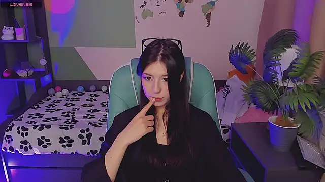 Azaliya Haze online show from 10.16.25