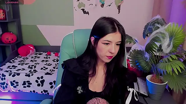 Azaliya Haze online show from 10.22.25