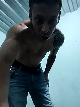 Snapshot of Dani156y chatting on 10.09.25 Dani156y online show from 10.09.25