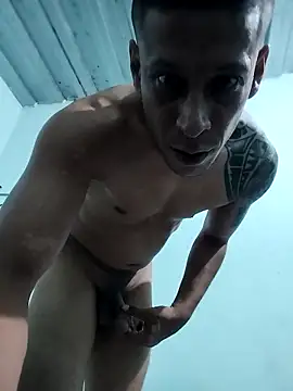 Snapshot of Dani156y chatting on 10.21.25 Dani156y online show from 10.21.25