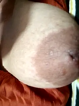 Hotmommax online show from 10.09.25