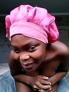 Snapshot of SexyValentinaXX chatting on 10.18.25 SexyValentinaXX online show from 10.18.25