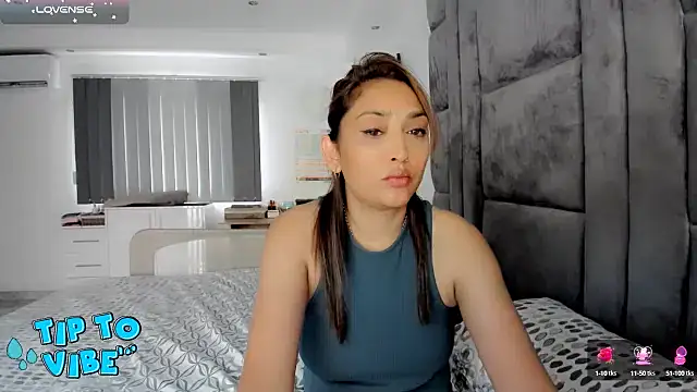 Snapshot of INDIANROMANCE chatting on 02.24.25 INDIANROMANCE online show from 02.24.25