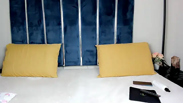 Snapshot of INDIANROMANCE chatting on 10.10.25 INDIANROMANCE online show from 10.10.25