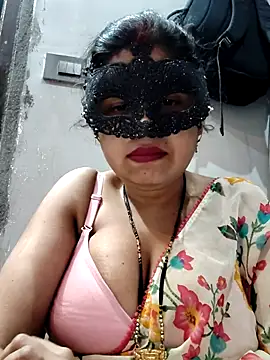 Hot  bhabhi 99 online show from 11.28.25
