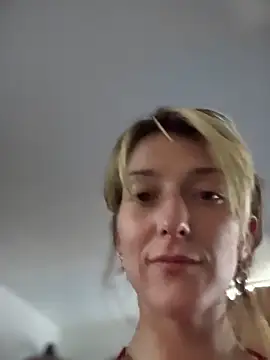 Snapshot of silentasachurchmouse chatting on 10.01.25 silentasachurchmouse online show from 10.01.25