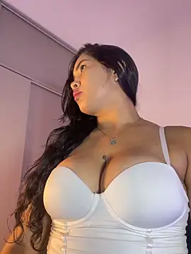 EmilyZuits online show from 10.28.25