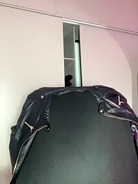 EmilyZuits online show from 11.08.25