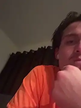 Snapshot of itsthecatchh chatting on 10.14.25 itsthecatchh online show from 10.14.25