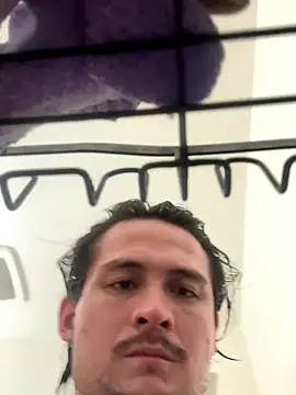 Snapshot of itsthecatchh chatting on 10.31.25 itsthecatchh online show from 10.31.25