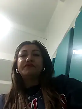 chloe  Jones  online show from 11.15.25