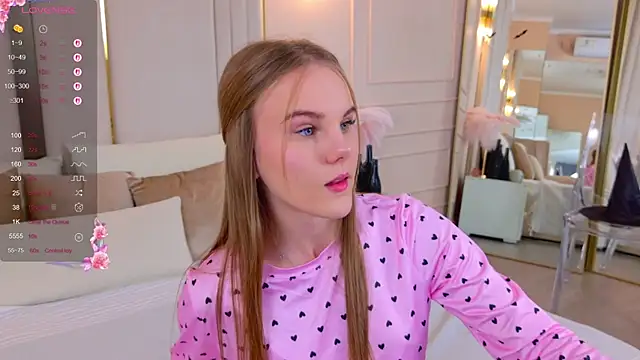 Lili Lohan online show from 11.04.25