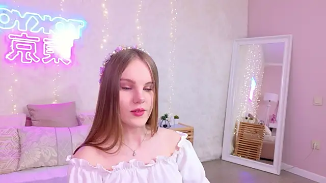Snapshot of Lili_Lohan chatting on 05.15.26 Lili Lohan online show from 05.15.26