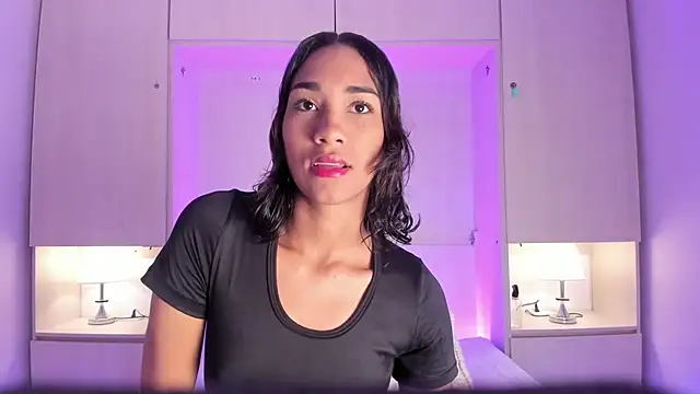 AnahiCollins online show from 04.20.26