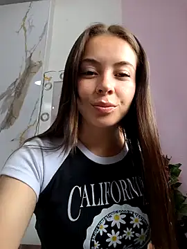 EmmaValencia  online show from 11.06.25