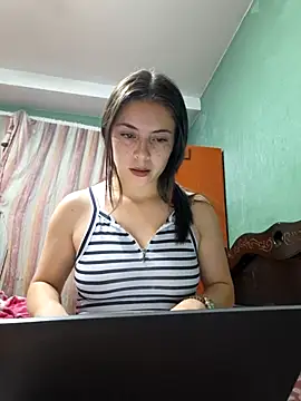 EmmaValencia  online show from 11.21.25