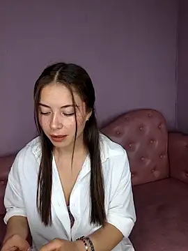 EmmaValencia  online show from 11.23.25