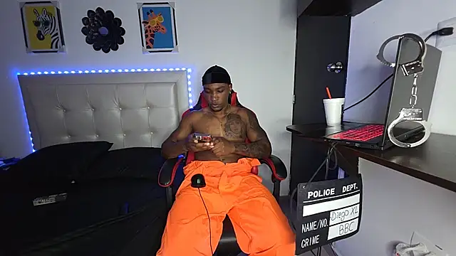 DiegoXL111 online show from 10.04.25