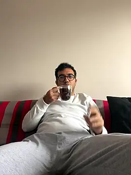 xochipilliii online show from 10.11.25