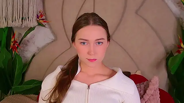 OliviaLay online show from 11.21.25