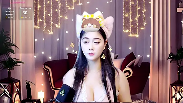 Snapshot of wanwan6377 chatting on 10.01.25 wanwan6377 online show from 10.01.25