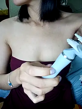 BiCute688 online show from 11.06.25